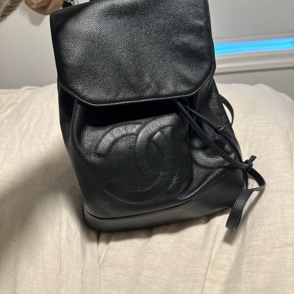 VINTAGE 90's CHANEL Black Leather Backpack